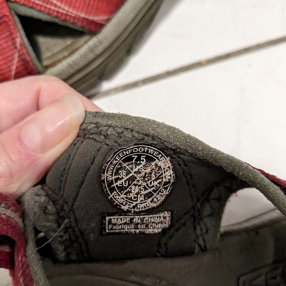 Keen closed toe adventure sandals - Picture 5 of 7